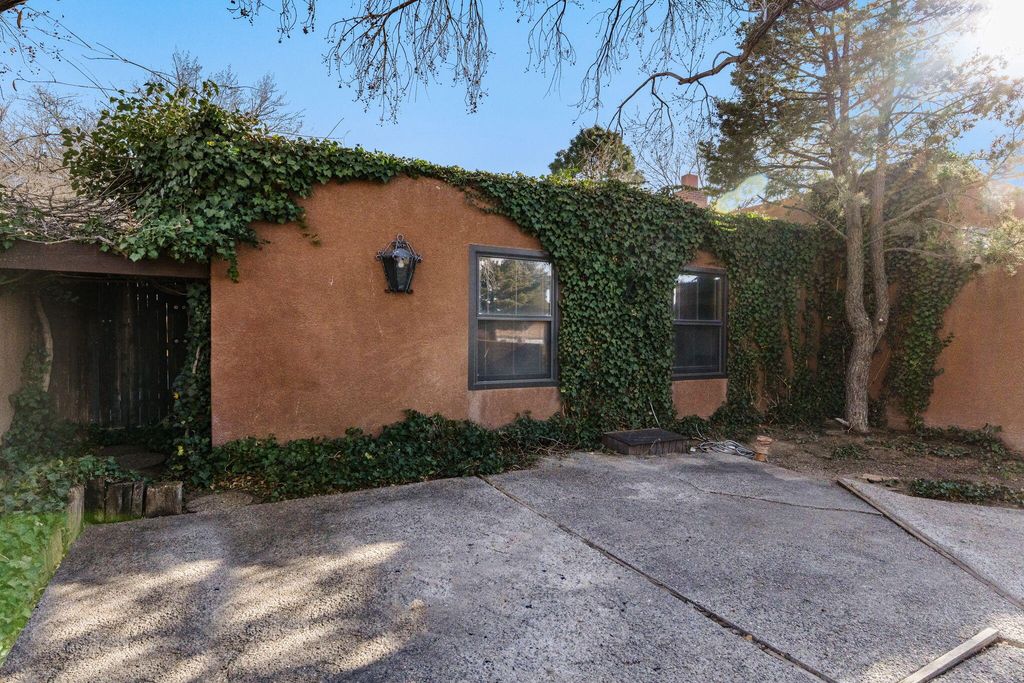 Image 7 of property listing at 12412 Chelwood Place NE, Albuquerque, NM 87112