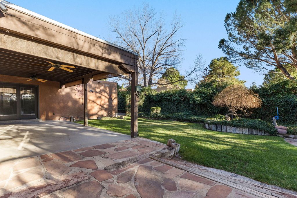 Image 9 of property listing at 12412 Chelwood Place NE, Albuquerque, NM 87112