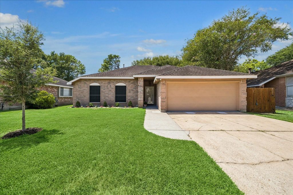 4330 Glen Avon Drive, Pasadena, TX 77505