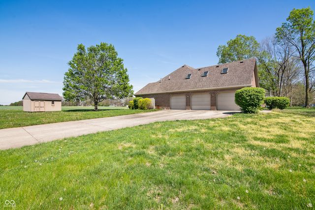 5577 N Beech Tree Drive, Greenfield, IN 46140