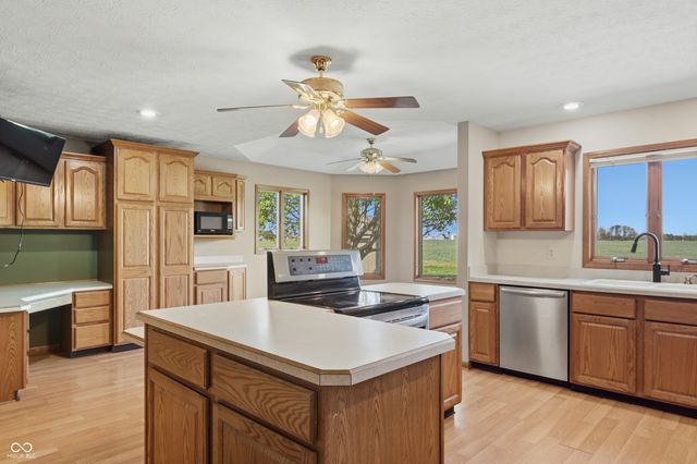 5577 N Beech Tree Drive, Greenfield, IN 46140