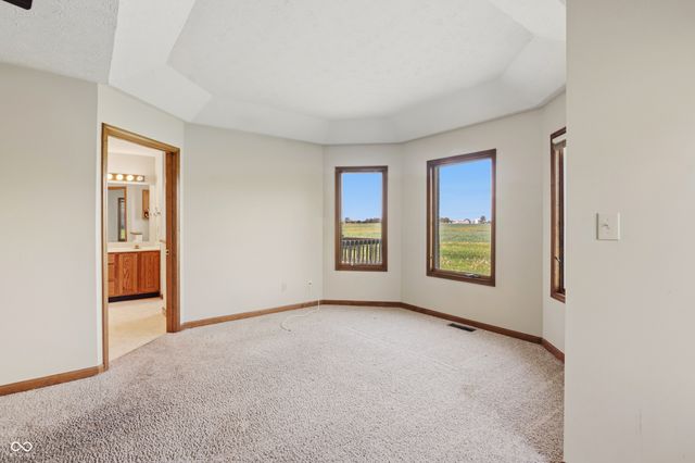 5577 N Beech Tree Drive, Greenfield, IN 46140