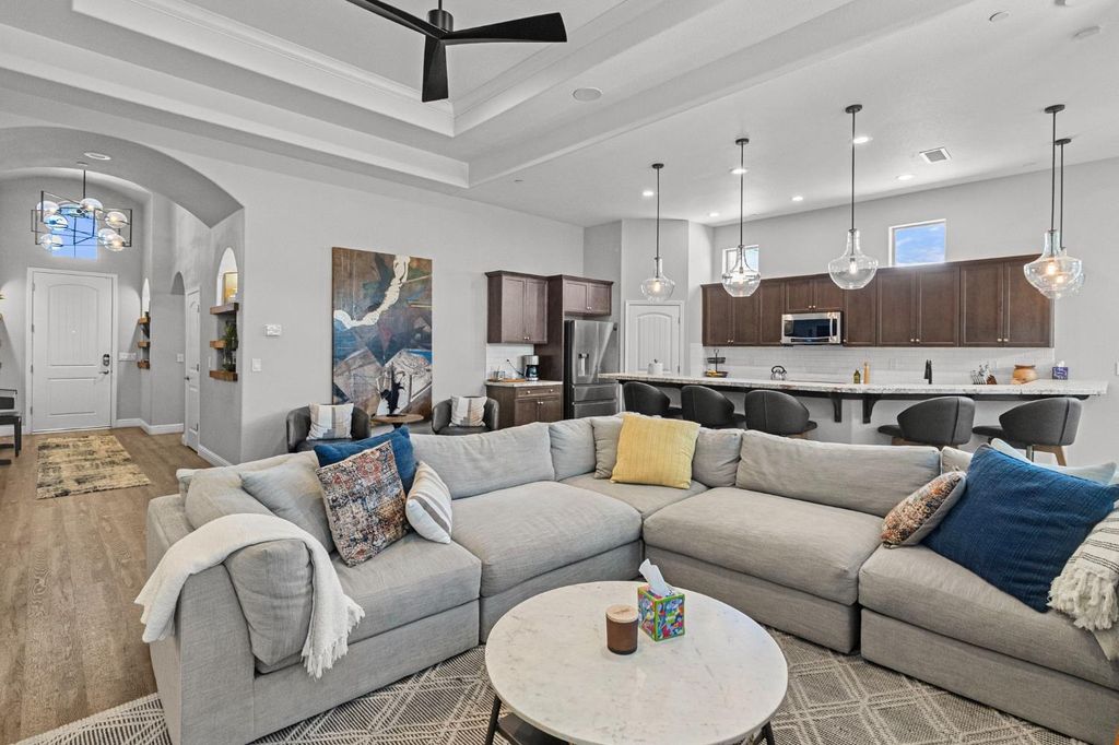Image 12 of property listing at 287 S Westberry Boulevard, Madera, CA 93637