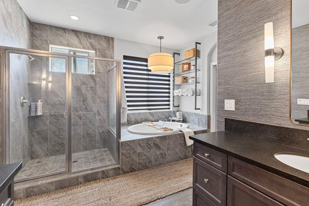 Image 26 of property listing at 287 S Westberry Boulevard, Madera, CA 93637