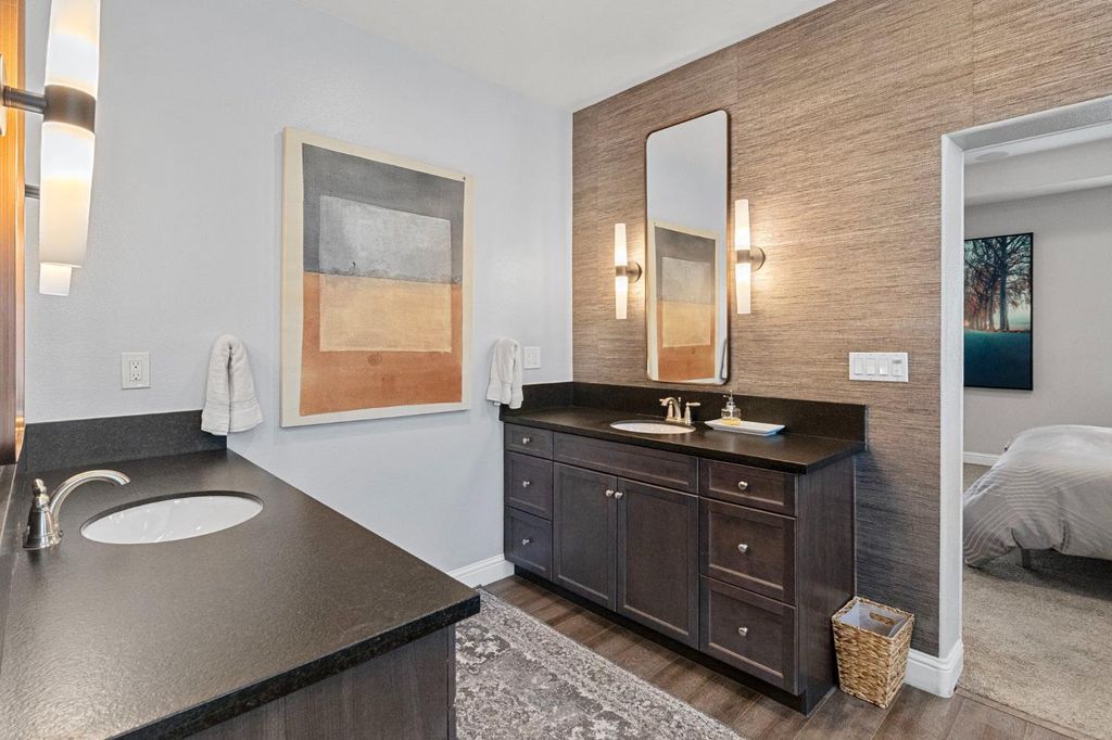 Image 30 of property listing at 287 S Westberry Boulevard, Madera, CA 93637