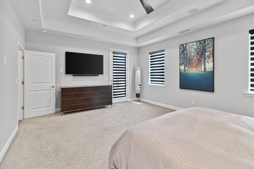 Image 32 of property listing at 287 S Westberry Boulevard, Madera, CA 93637
