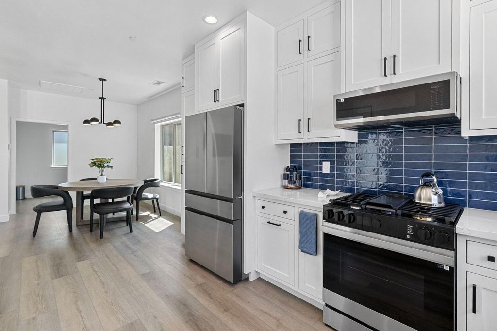 Image 40 of property listing at 287 S Westberry Boulevard, Madera, CA 93637