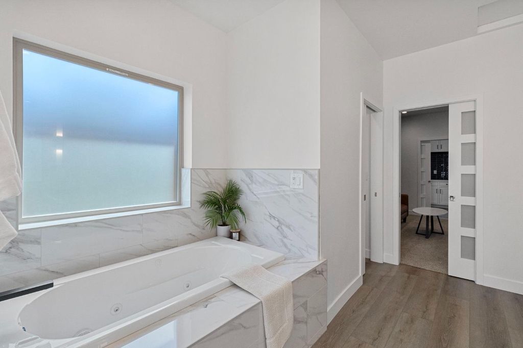 Image 52 of property listing at 287 S Westberry Boulevard, Madera, CA 93637