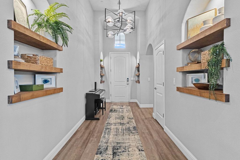Image 8 of property listing at 287 S Westberry Boulevard, Madera, CA 93637