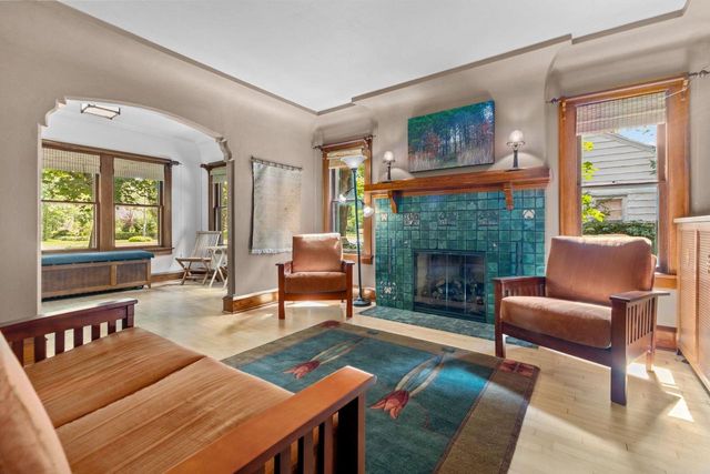 1503 S MEMORIAL DRIVE, Appleton, WI 54915