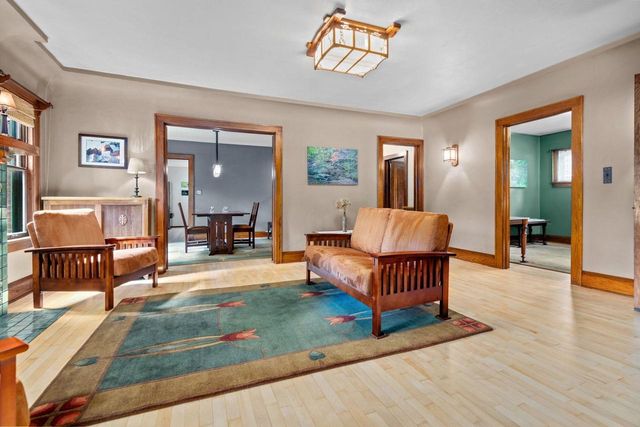 1503 S MEMORIAL DRIVE, Appleton, WI 54915