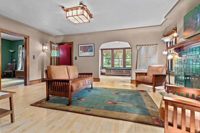 1503 S MEMORIAL DRIVE, Appleton, WI 54915