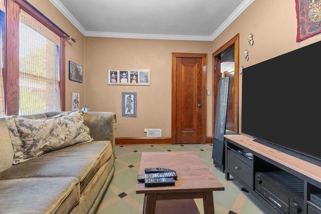 1503 S MEMORIAL DRIVE, Appleton, WI 54915