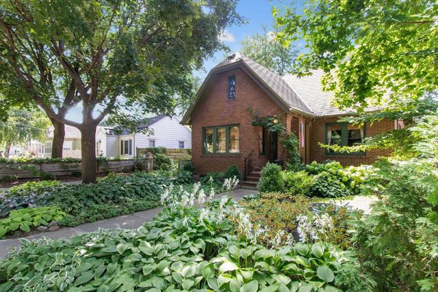 1503 S MEMORIAL DRIVE, Appleton, WI 54915