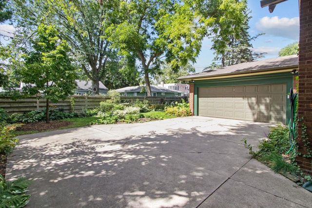 1503 S MEMORIAL DRIVE, Appleton, WI 54915