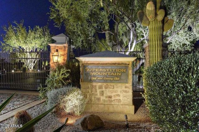 6431 E FLAT IRON Loop, Gold Canyon, AZ 85118