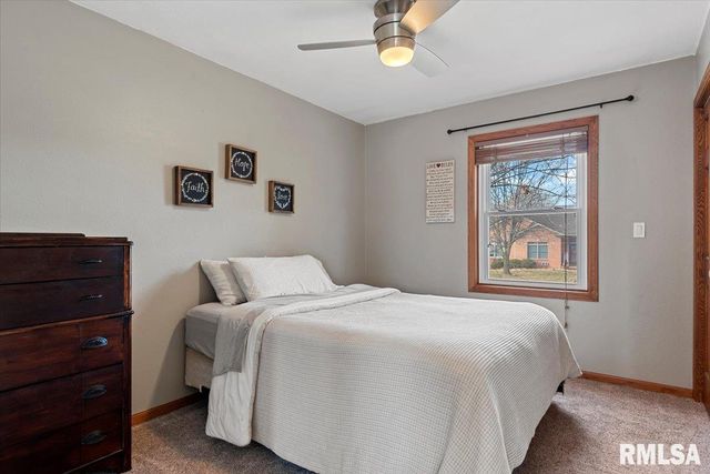 550 S 1ST Street, Sherman, IL 62684