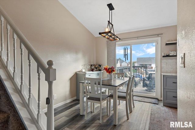 550 S 1ST Street, Sherman, IL 62684