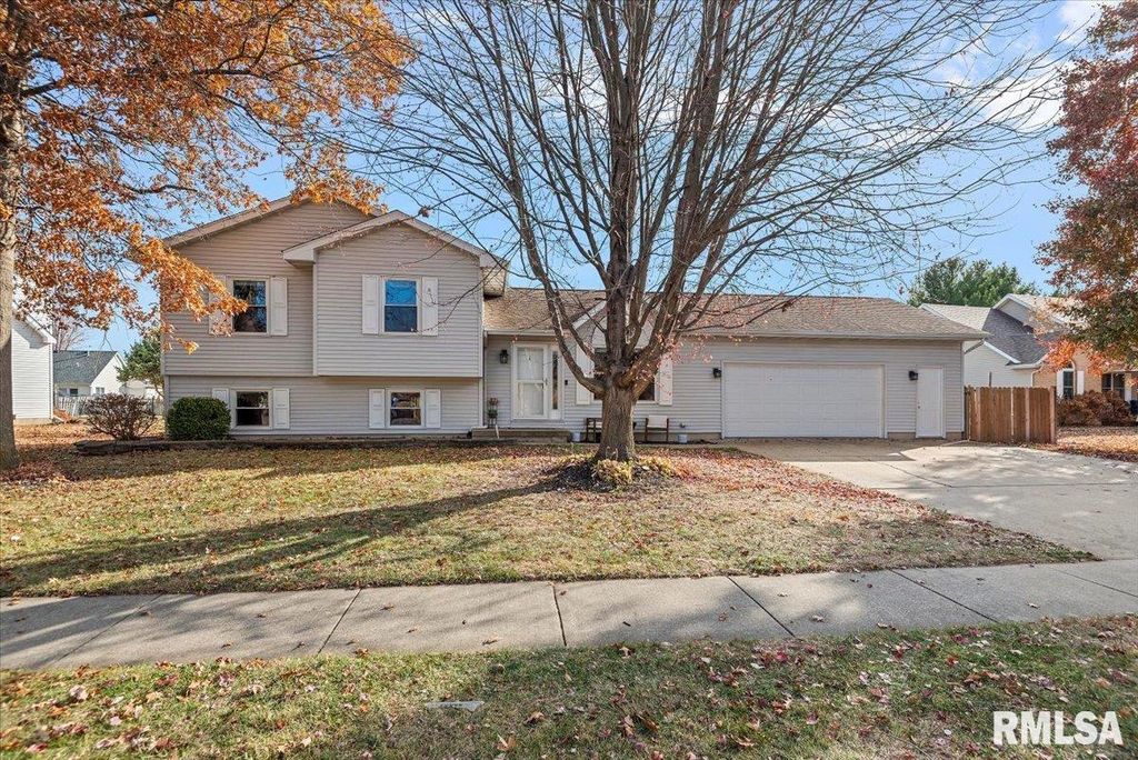 550 S 1ST Street, Sherman, IL 62684