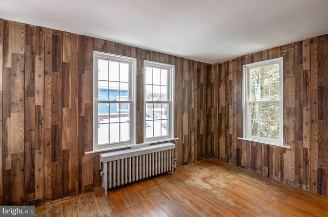 40 W WYOMISSING AVE, Mohnton, PA 19540