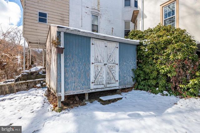 40 W WYOMISSING AVE, Mohnton, PA 19540