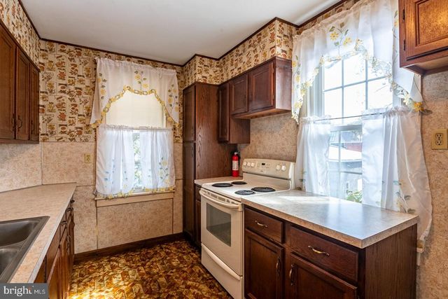 40 W WYOMISSING AVE, Mohnton, PA 19540