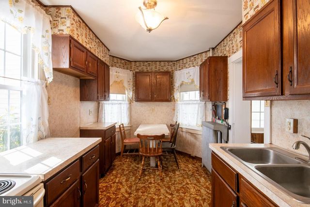 40 W WYOMISSING AVE, Mohnton, PA 19540