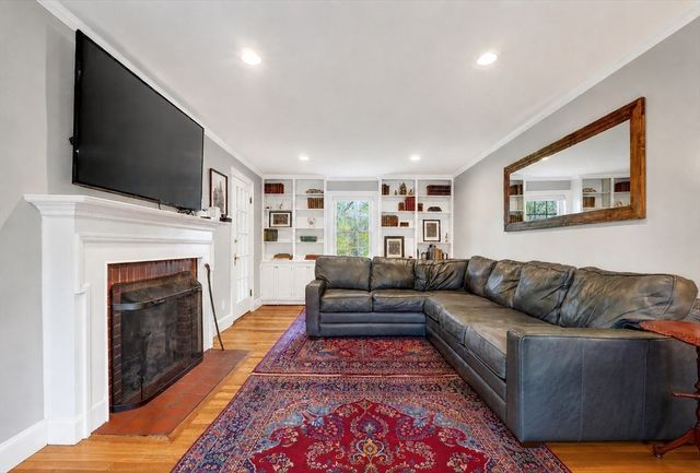 87 Payson Rd, Brookline, MA 02467