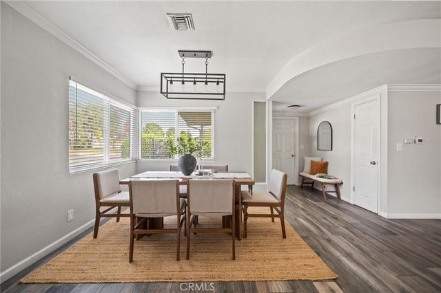 7027 Gloria Avenue, Lake Balboa, CA 91406