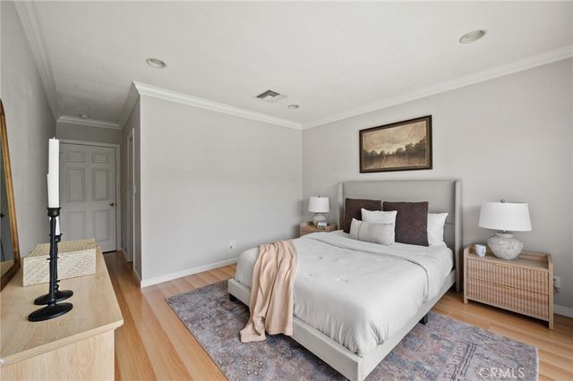 7027 Gloria Avenue, Lake Balboa, CA 91406