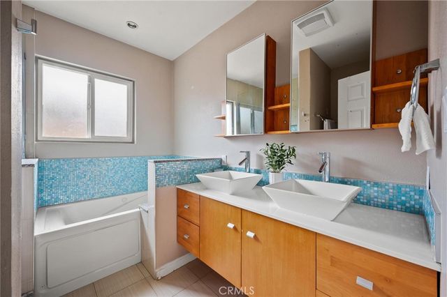 7027 Gloria Avenue, Lake Balboa, CA 91406