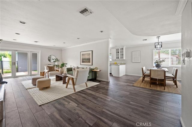7027 Gloria Avenue, Lake Balboa, CA 91406