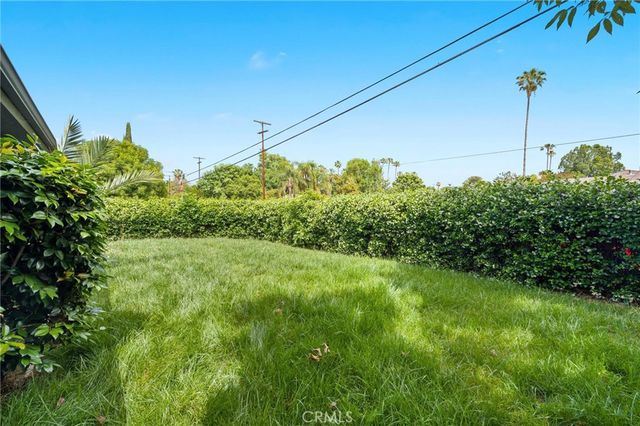 7027 Gloria Avenue, Lake Balboa, CA 91406