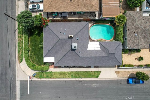 7027 Gloria Avenue, Lake Balboa, CA 91406