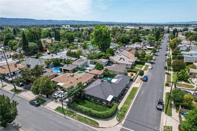7027 Gloria Avenue, Lake Balboa, CA 91406