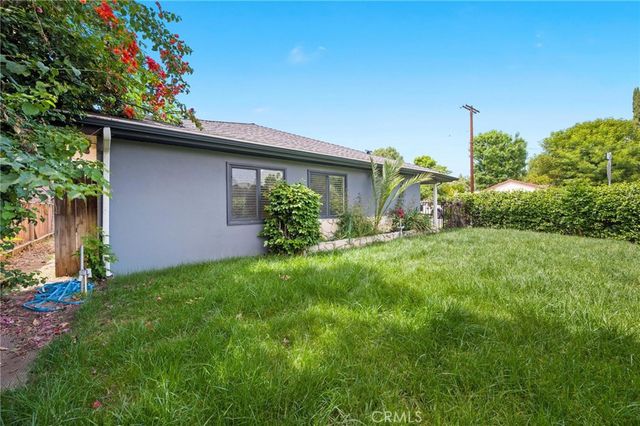 7027 Gloria Avenue, Lake Balboa, CA 91406