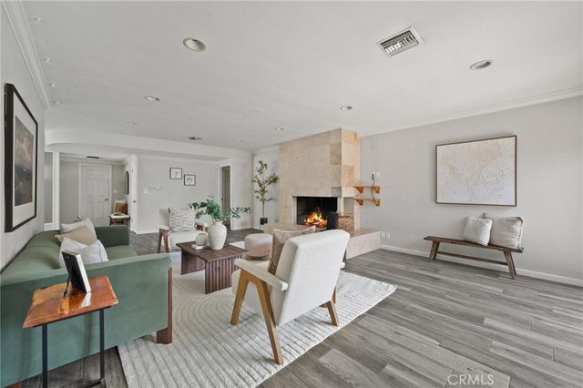 7027 Gloria Avenue, Lake Balboa, CA 91406