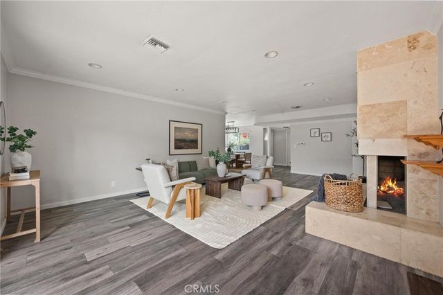7027 Gloria Avenue, Lake Balboa, CA 91406