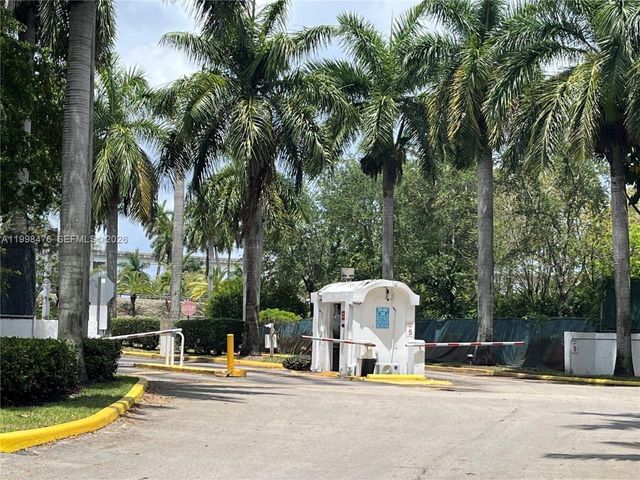494 NW 165th St Rd C-601, Miami, FL 33169