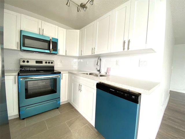 494 NW 165th St Rd C-601, Miami, FL 33169