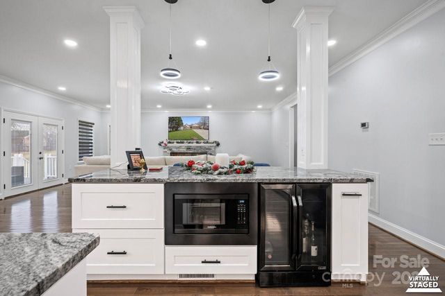 3670 9th Street Drive NE, Hickory, NC 28601