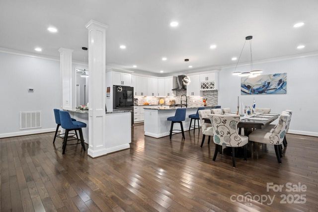 3670 9th Street Drive NE, Hickory, NC 28601