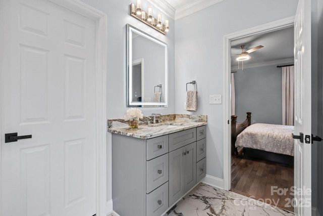 3670 9th Street Drive NE, Hickory, NC 28601