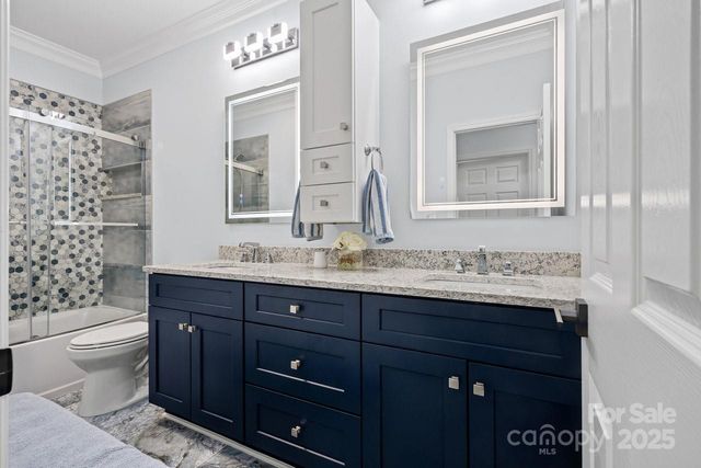 3670 9th Street Drive NE, Hickory, NC 28601