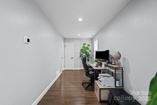 3670 9th Street Drive NE, Hickory, NC 28601