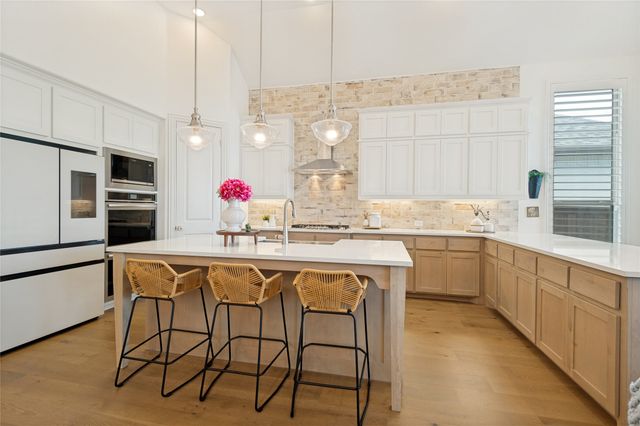 2133 Longspur Drive, Fort Worth, TX 76008