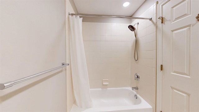 5615 Hampshire Lane, Ypsilanti, MI 48197