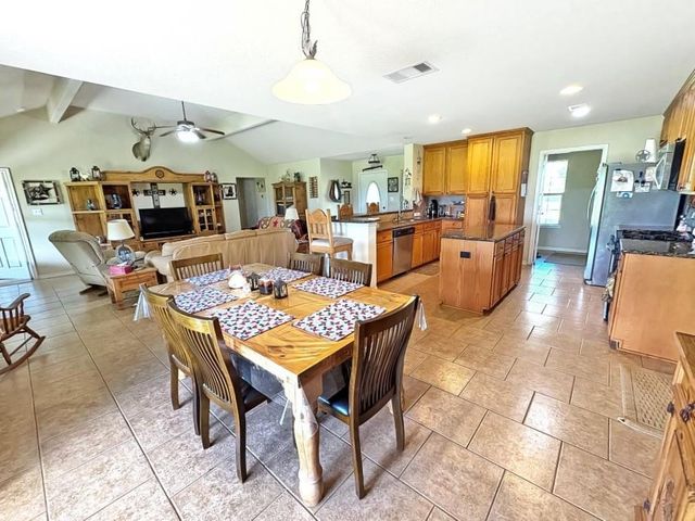 1228 County Road 348 LOOP, Gause, TX 77857