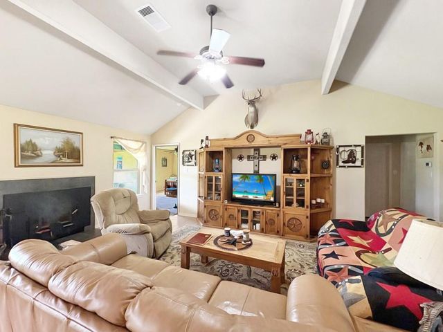 1228 County Road 348 LOOP, Gause, TX 77857