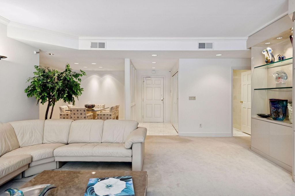 12700 Sherwood Place 102, Minnetonka, MN 55305 — photo 4